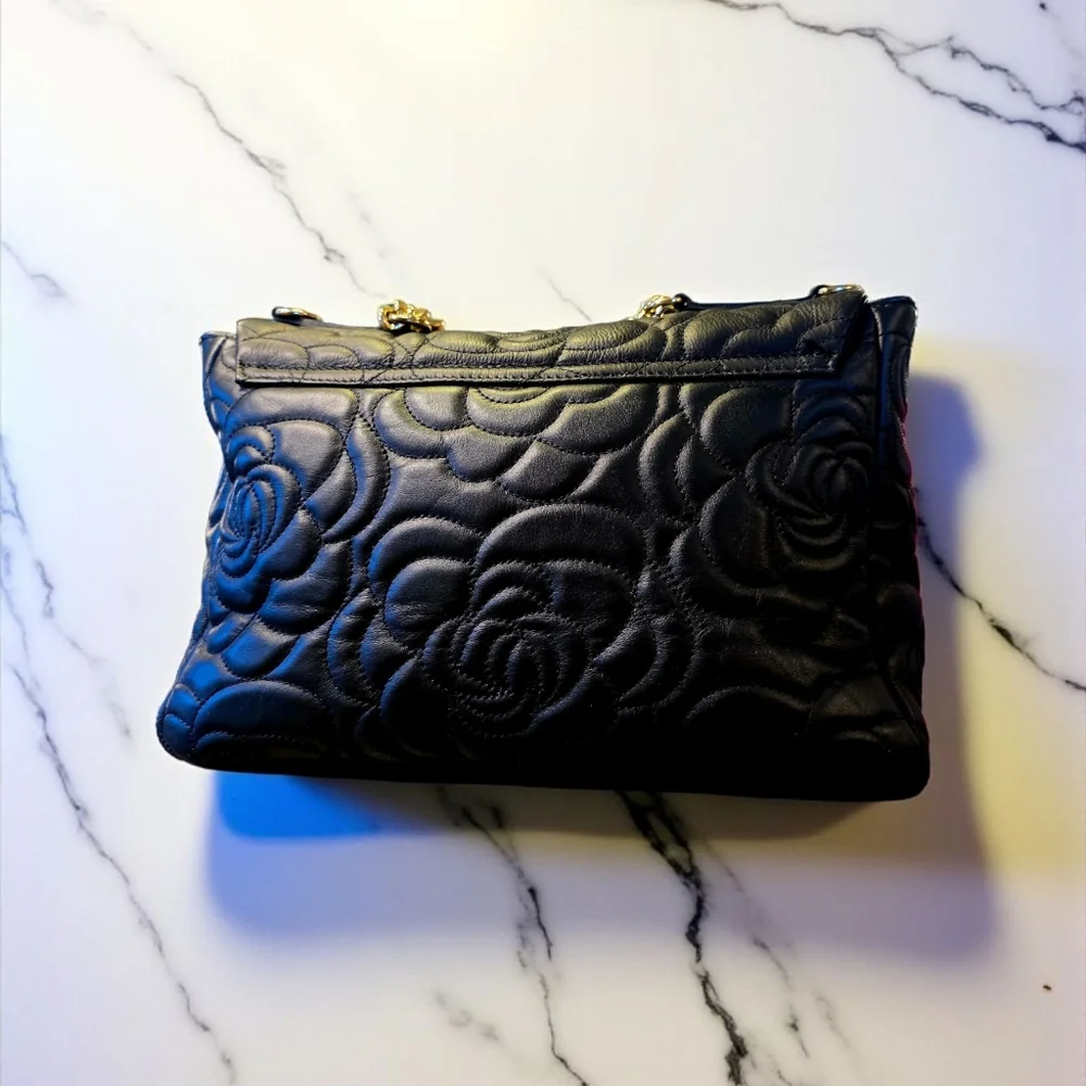 SALE!! Anna Paola Genuine Leather Black Rose Handbag - Picture 3 of 10